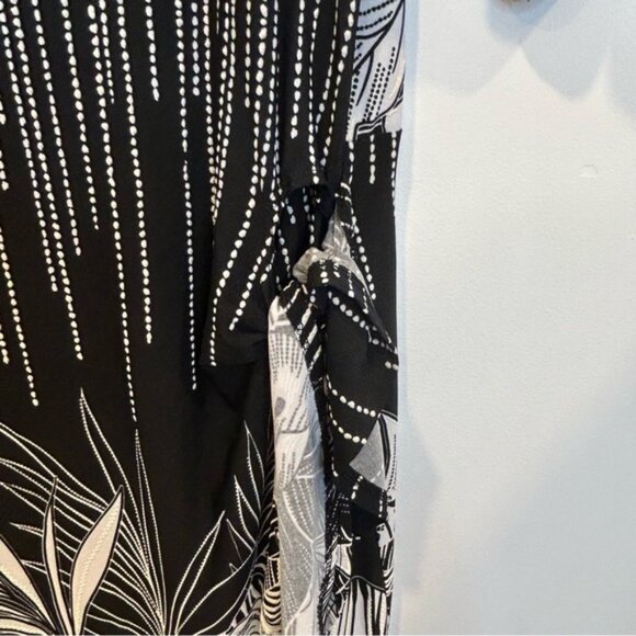 Robbie Bee Sheath Faux Wrap Dress Short Sleeve Above Knee Black White Floral - Picture 2 of 4